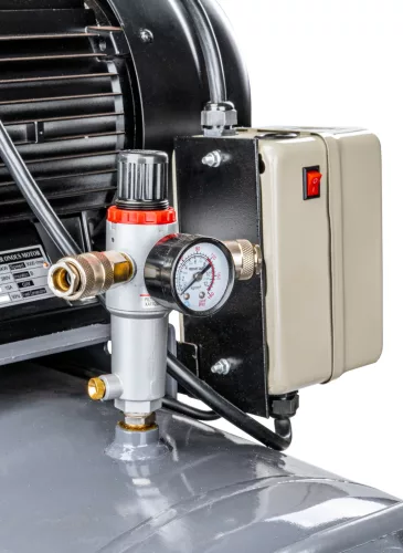 Olajkenésű kompresszor 300 l, 8 bar, 1200 l/perc, 7,5 kW, 400 V, PM-KO-300T-400V – Powermat (PM1309)